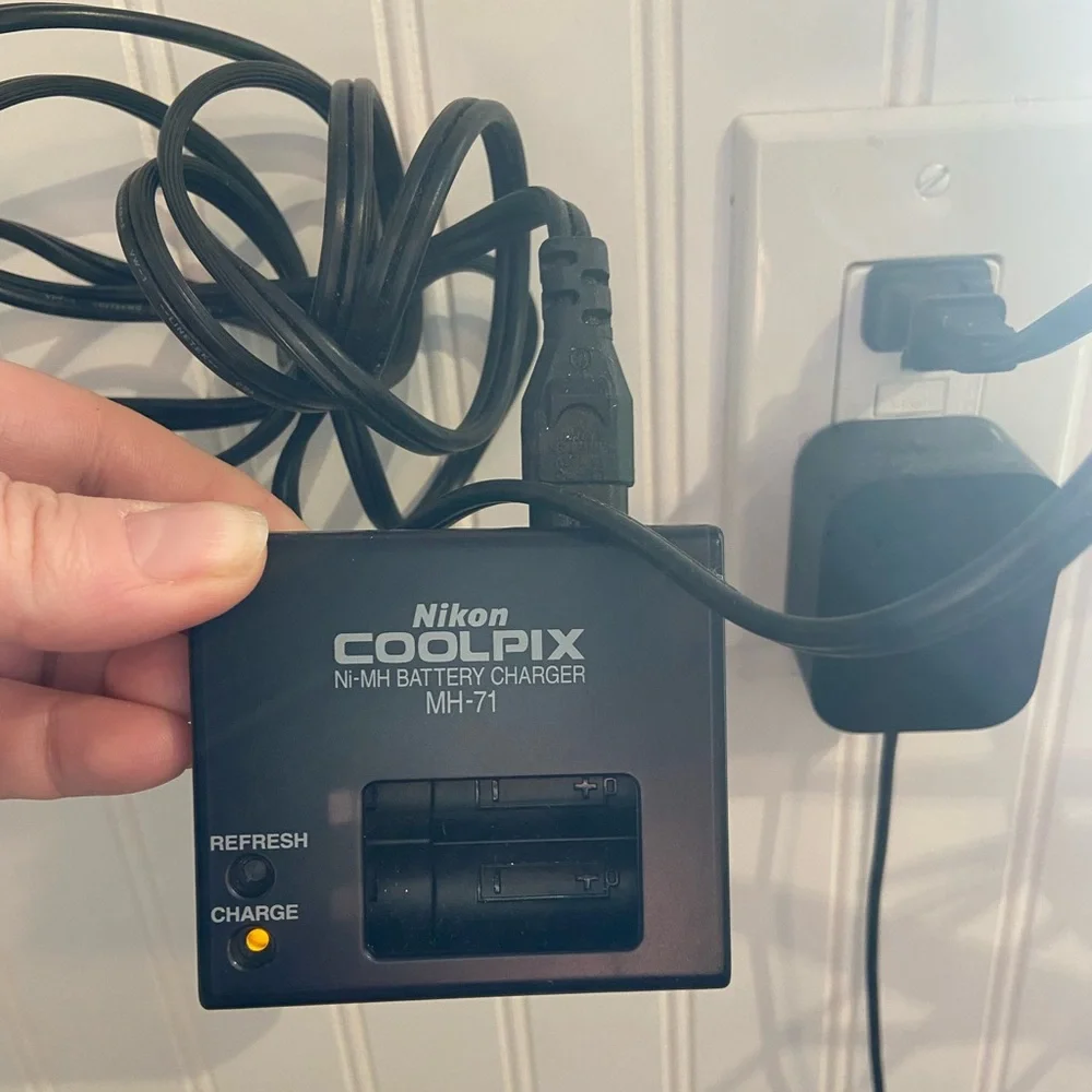Nikon Coolpix Ni-MH Camera Battery Charger MH 71